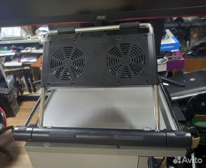 Охлаждающая подставка под ноутбук