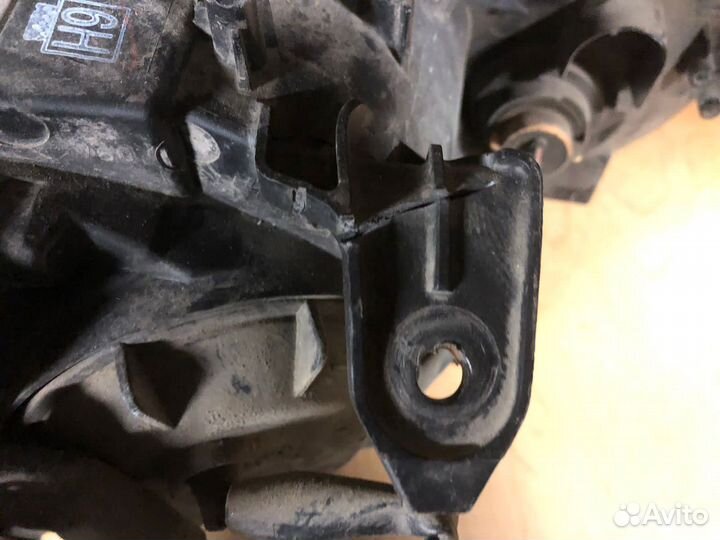 Фара левая Mitsubishi Outlander 2012