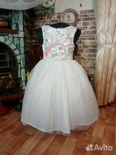 Платье для девочки новое