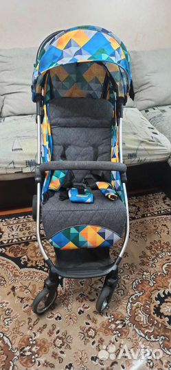 Прогулочная коляска