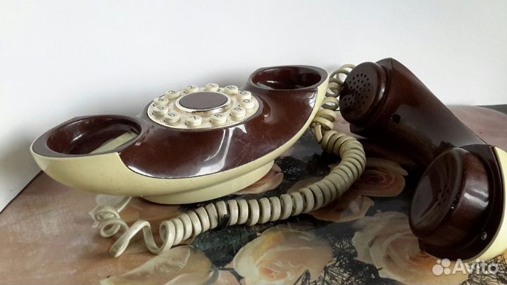 Телефон ретро