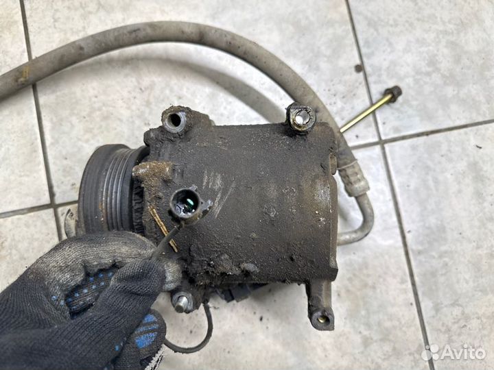 Компрессор кондиционера Mitsubishi Lancer 9