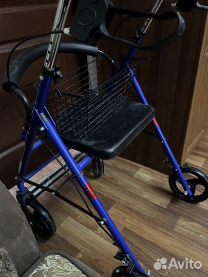 Ходунки для взрослых с сидением