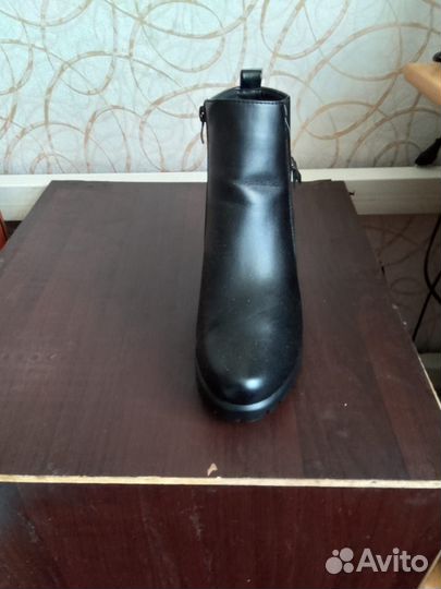 Продаются полусапожки женские размеры 39-40