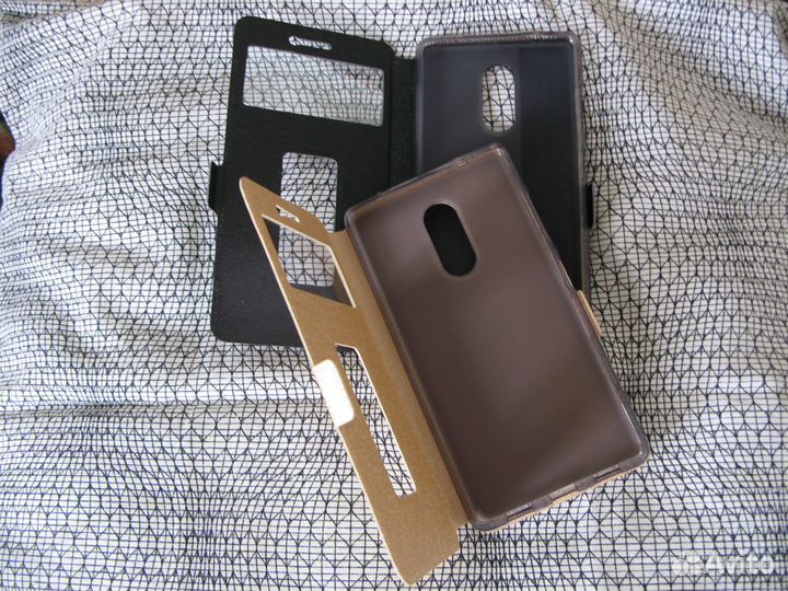 Новые стильные чехлы для смартфонов