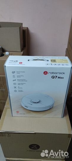 Робот-пылесос Roborock Q7 MAX Global белый/черный