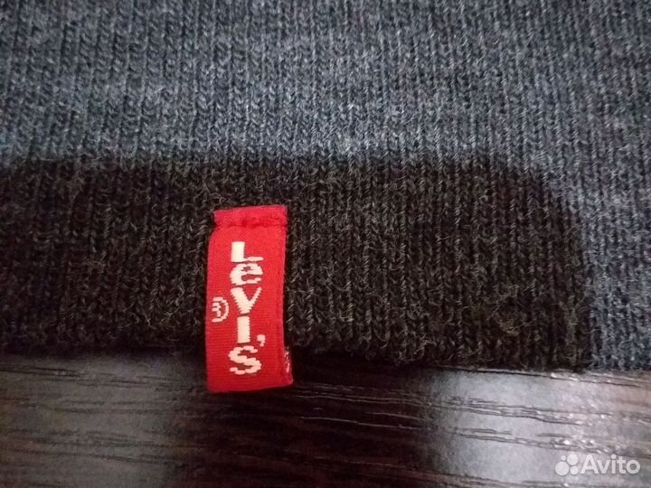 Безшовная шапка Levi's