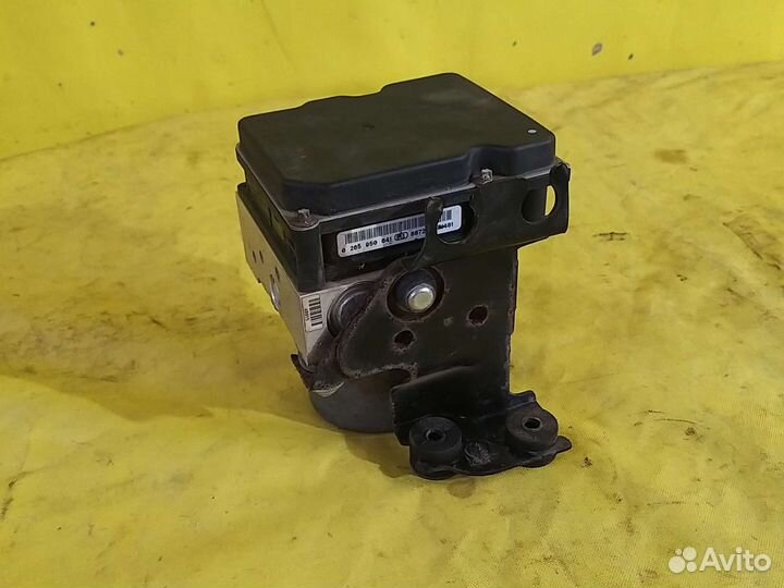 Блок ABS Infiniti G 35 (V36) 2007-2014 0265950641