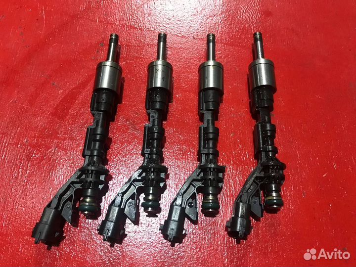 Форсунка топливная Volvo V40 MV B4164T