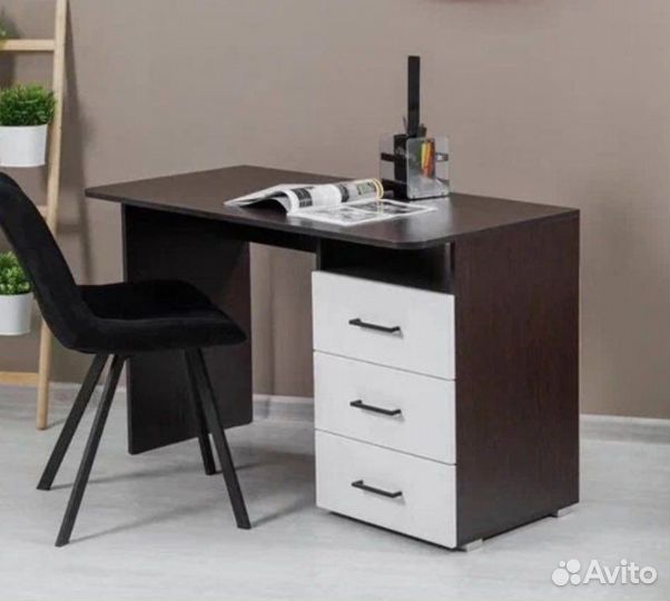 Пиьсменный стол Ненси Венге