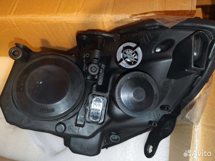 Фара в сборе для Skoda Fabia 2 дорестайлинг