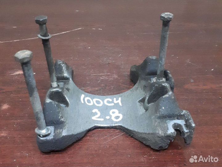 Кронштейн компрессора кондиционера ауди 100с4