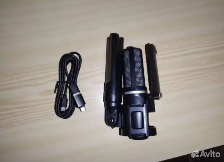 Микрофон для стрима с стойкой для компьютера