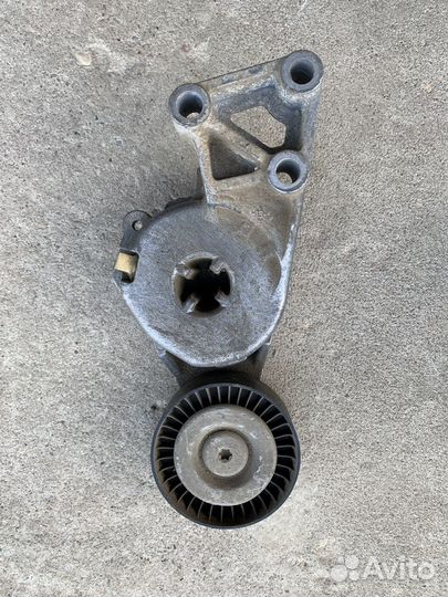 Натяжитель приводного ремня VAG 1.6 AKL