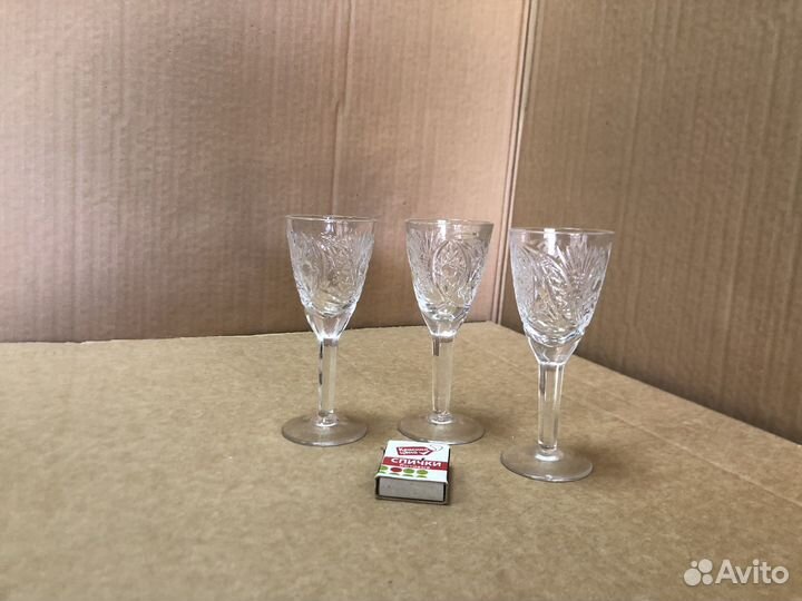 Хрустальные фужеры и рюмки