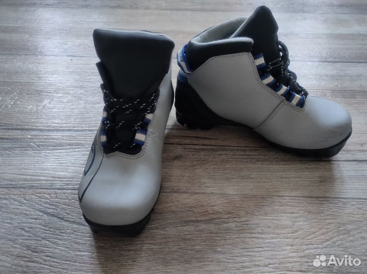 Лыжные батинки размер 32