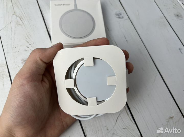 Беспроводная зарядка magsafe charger