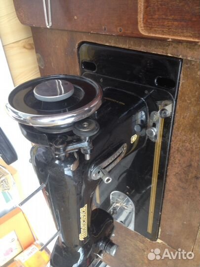 Швейная машинка ножная чешская