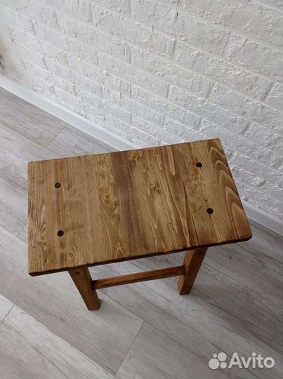 Деревянный табурет, лавка, стул