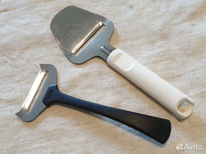 Половник, сырорезка, форма для яичницы, открывашка