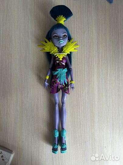 Кукла Monster high Джейн булиттл на отдыхе