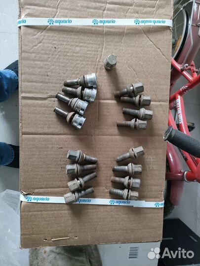 Болты колесные с эксцентриком и секретки для ваз