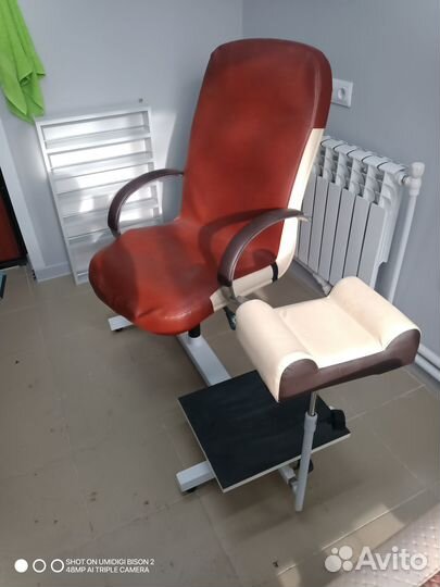 Стул для педикюра бу