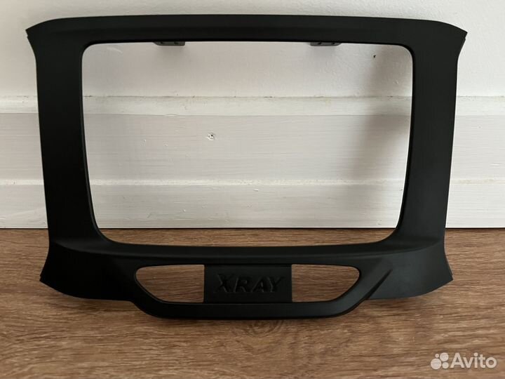 Рамка магнитолы LADA Xray / Иксрей