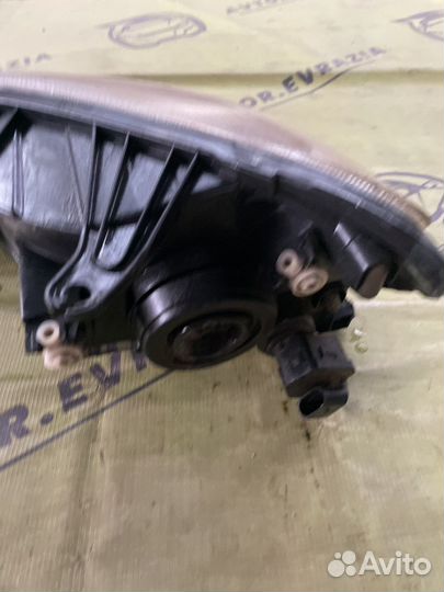 Фара передняя правая Faw v5