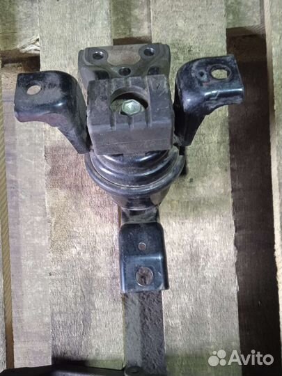 Подушка двигателя правая Mitsubishi Lancer 9