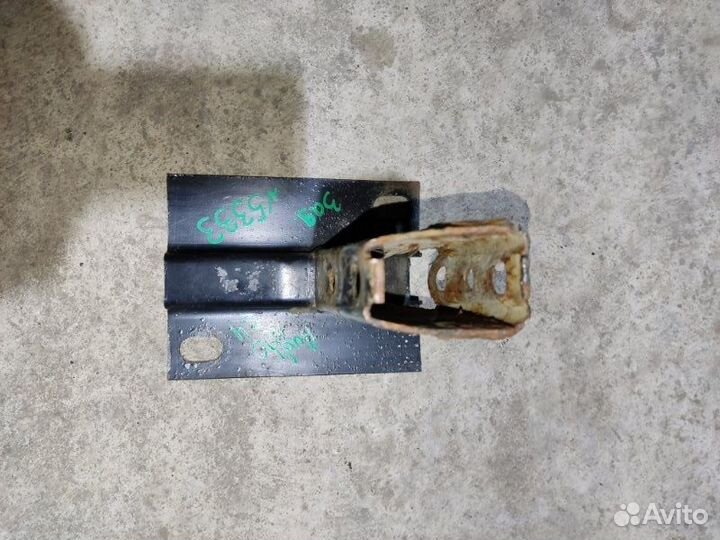 Кронштейн бампера задний Audi 100 седан 2.5 AAT