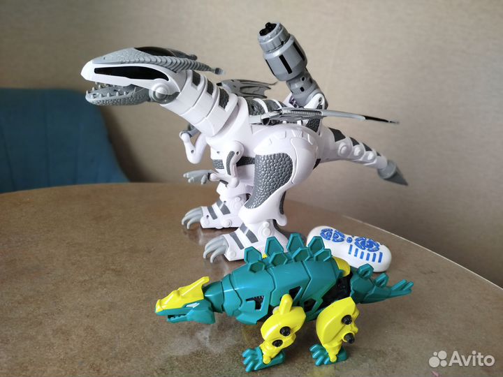 Динозавры игрушки