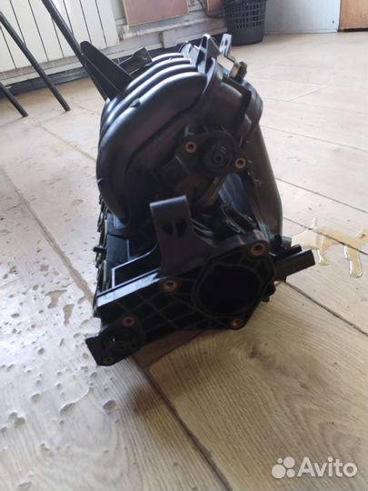 Впускной коллектор