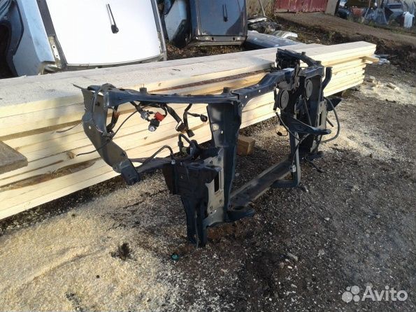 Toyota Avensis передняя панель