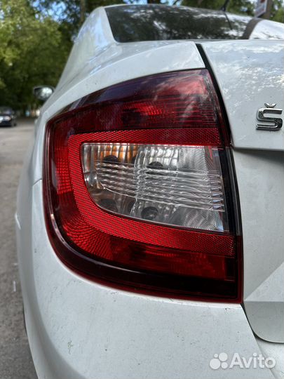 Задний фонарь skoda rapid