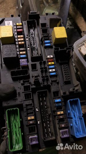 Блок предохранителей салонный Opel Astra Н