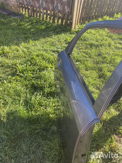 Дверь задняя правая веста