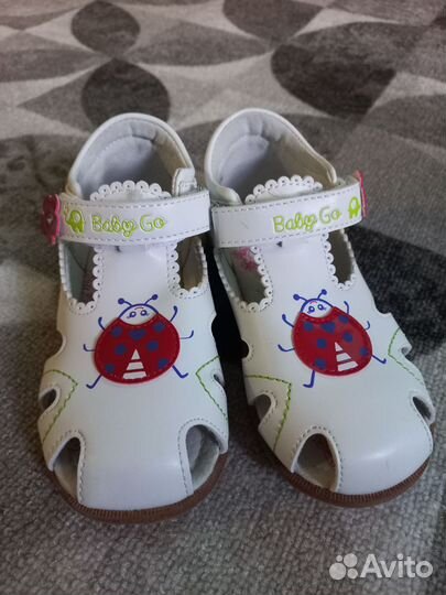 Туфли для девочки 26 размер новые