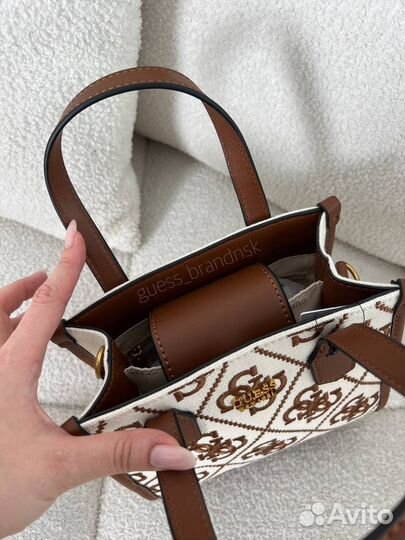 Тоут Silvana Guess