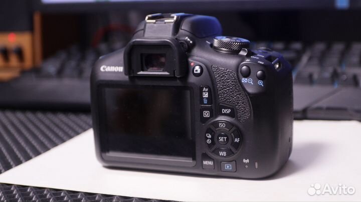 Камера Canon 2000d
