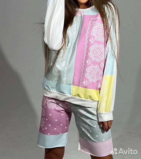 Бомбовый спортивный костюм