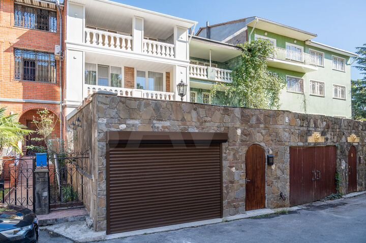 Дом 250 м² на участке 3 сот.