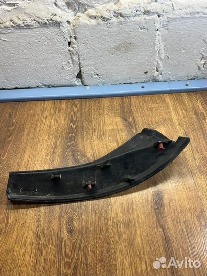 Накладка фонаря задняя левая Nissan Tiida С11