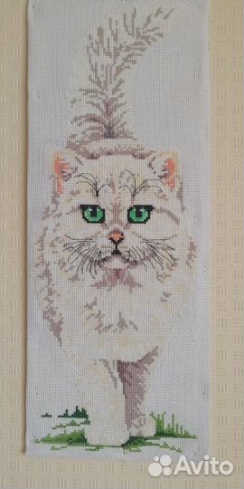 Картина вышита крестиком