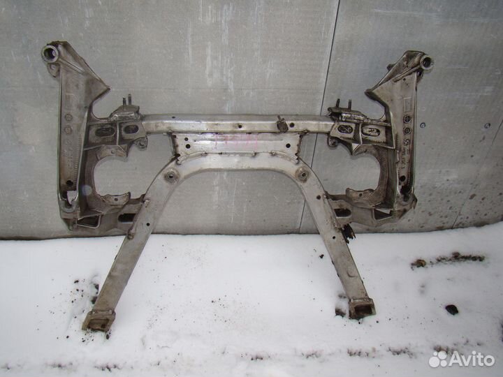 Подрамник передний BMW 7 E65 бмв 7 Е65 Е66