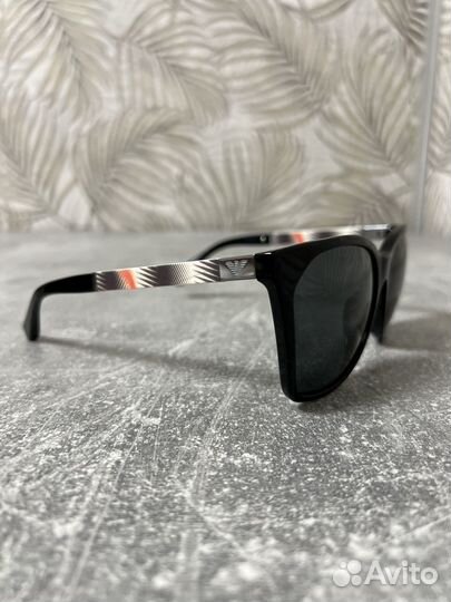 Солнцезащитные очки emporio armani