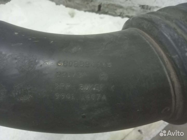 Патрубок\трубки\Jeep grand Cherokee wk2. 2012