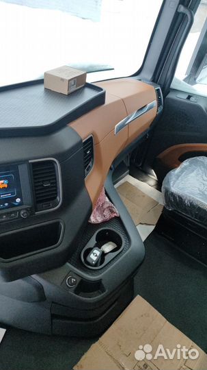 Shacman (Shaanxi) SX4188YY381, 2024