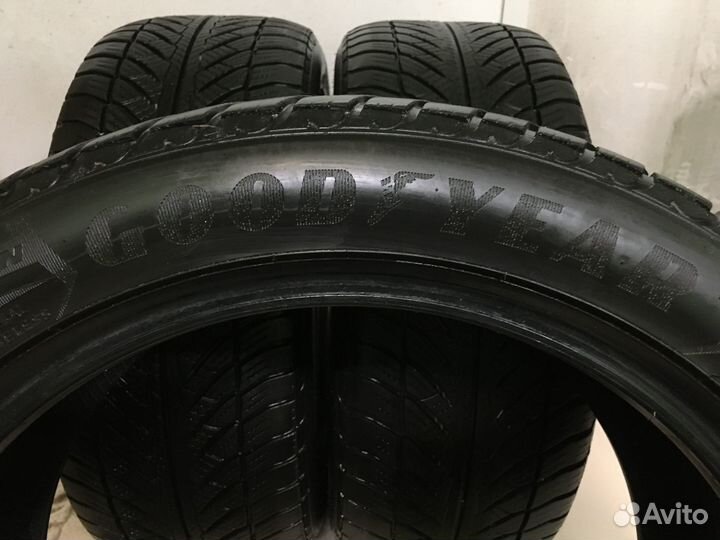 Goodyear UltraGrip 8 Performance 245/45 R18 100V
