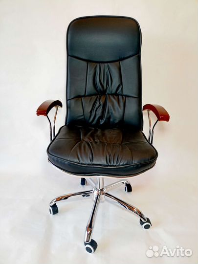 Офисное кресло